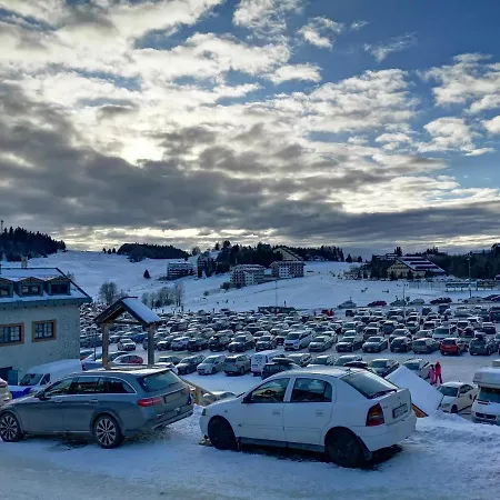 Apartment Horec With Parking In The Garage