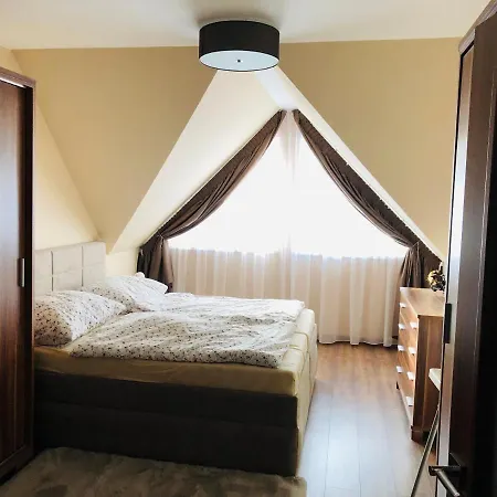 Horec With Parking In The Garage