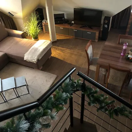 Horec With Parking In The Garage Apartment *