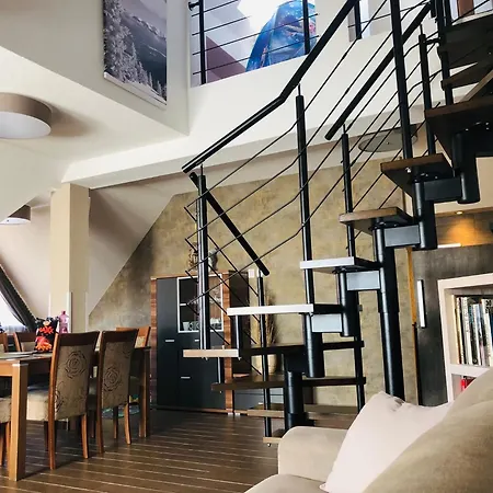 Apartment Horec With Parking In The Garage