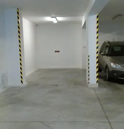 Horec With Parking In The Garage Apartment *